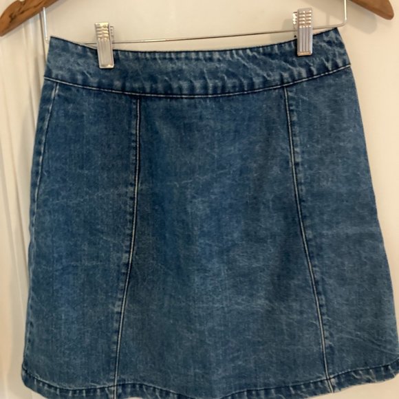 Urban Outfitters denim skirt - Picture 2 of 3